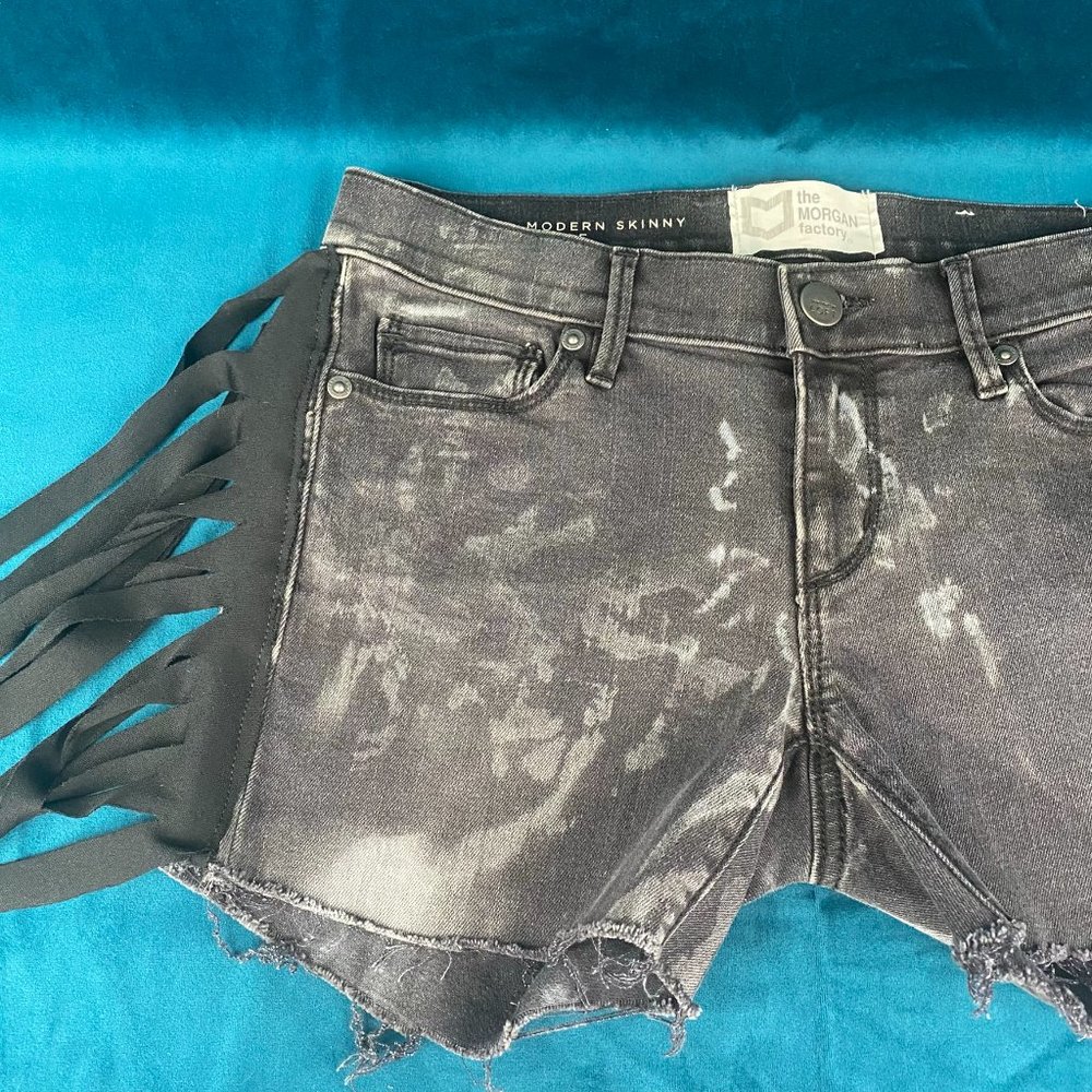 Ann Taylor Loft Side Fringe Cut Off Jean Shorts - Picture 2 of 6